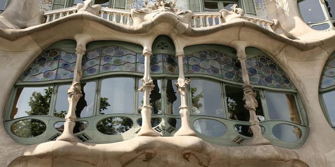 Barcelona Gaudi Private Tour- Modernist Walking Tour 3