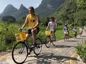 Li River Cruise with bamboo Rafting & Xianggong Hill Private Tour