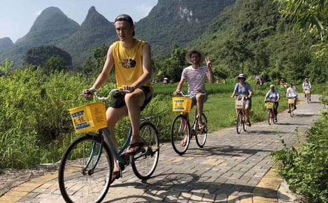 Li River Cruise and Bamboo Rafting Tour in Guilin
