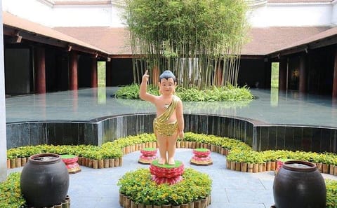 Yen Tu Mountain Day Tour from Hạ Long and Uông Bí
