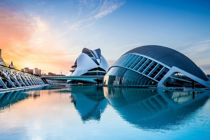 TOP Valencia : Private guided tour with your mobile 4