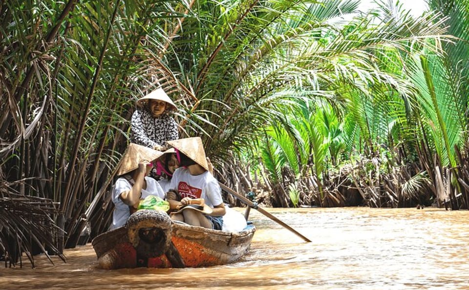 Deluxe Full Day Tour: Cu Chi Tunnels and Mekong Delta