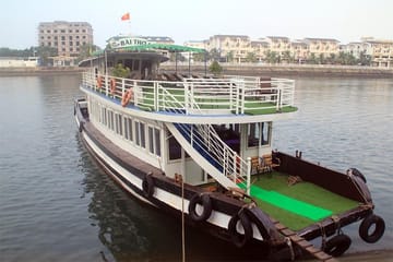 Halong Bay Day Cruise with Kayaking and Thien Cung Cave Visit