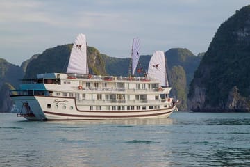 Bai Tu Long Bay Luxury Cruise with Kayaking and Swimming