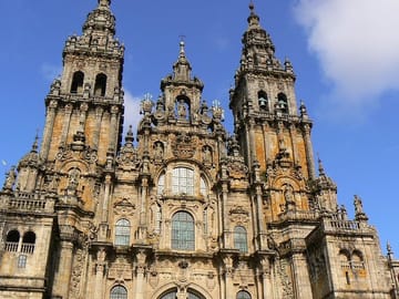 Santiago’s Historic Core: From La Moneda to the Market