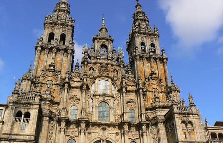 Walking Tour of Santiago's Historic Core: La Moneda to Market