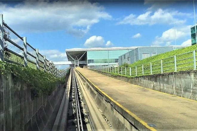 London Stansted Airport Private Transfers to/from London (Postcode WC1 to WC2) photo 5