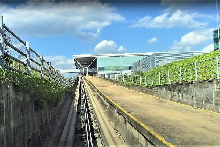 London Stansted Airport Private Transfers to/from London (Postcode WC1 to WC2) 5