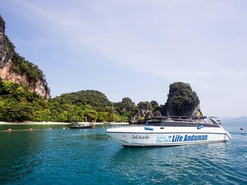 Krabi Hong Islands Day Trip by Speedboat with Lunch