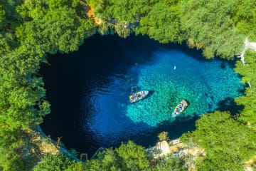 Half-Day Tour of Melissani Lake and Drogarati Cave in Argostolion
