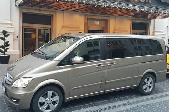 Budapest Private DepartureTransfer: From hotels to Railway station