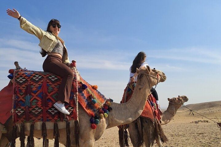 Giza Pyramids, Mummies Museum & Bazaar – All-Inclusive Full Day