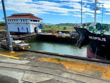 Half-Day Panama City and Canal Tour with Old Town Walk