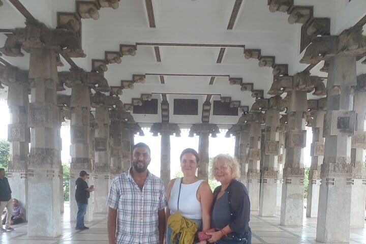 Tuk Tuk city tour is very cheap in colombo( All inclusive tour)