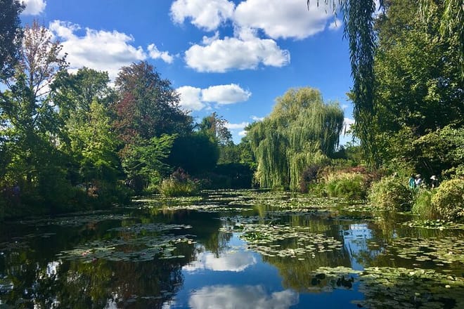 Versailles Palace & Giverny Private Guided Tour with Lunch - Priority Access 7