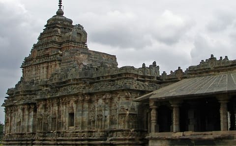 Karnataka Cultural Tour: Hubli to Hampi and Mysore