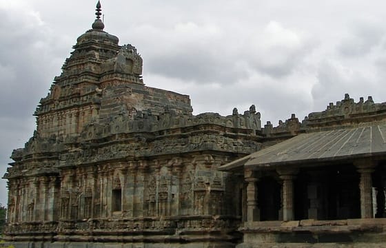 Hubli to Hampi, Belur, Halebedu, Mysore & Bangalore Tour
