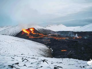 Vulcano erupting during 4 day tour in Iceland