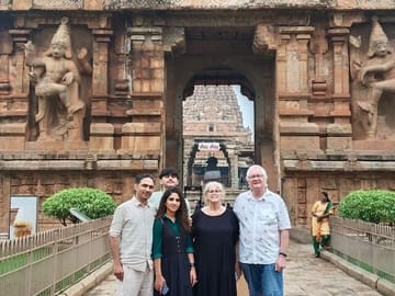 Chennai to Cochin: Temples, Beaches, and Backwaters Tour