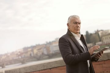 Photoshoot Walking Tour at Ponte Vecchio in Florence