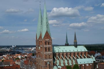 Guided Walking Tour of Historic Lübeck Landmarks