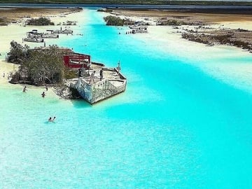 Tour to Bacalar 7 Colors Laggon Lunch and Breakfast included