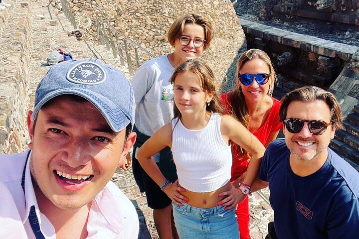 Food Experience in Middle Class House in Teotihuacan Pyramids