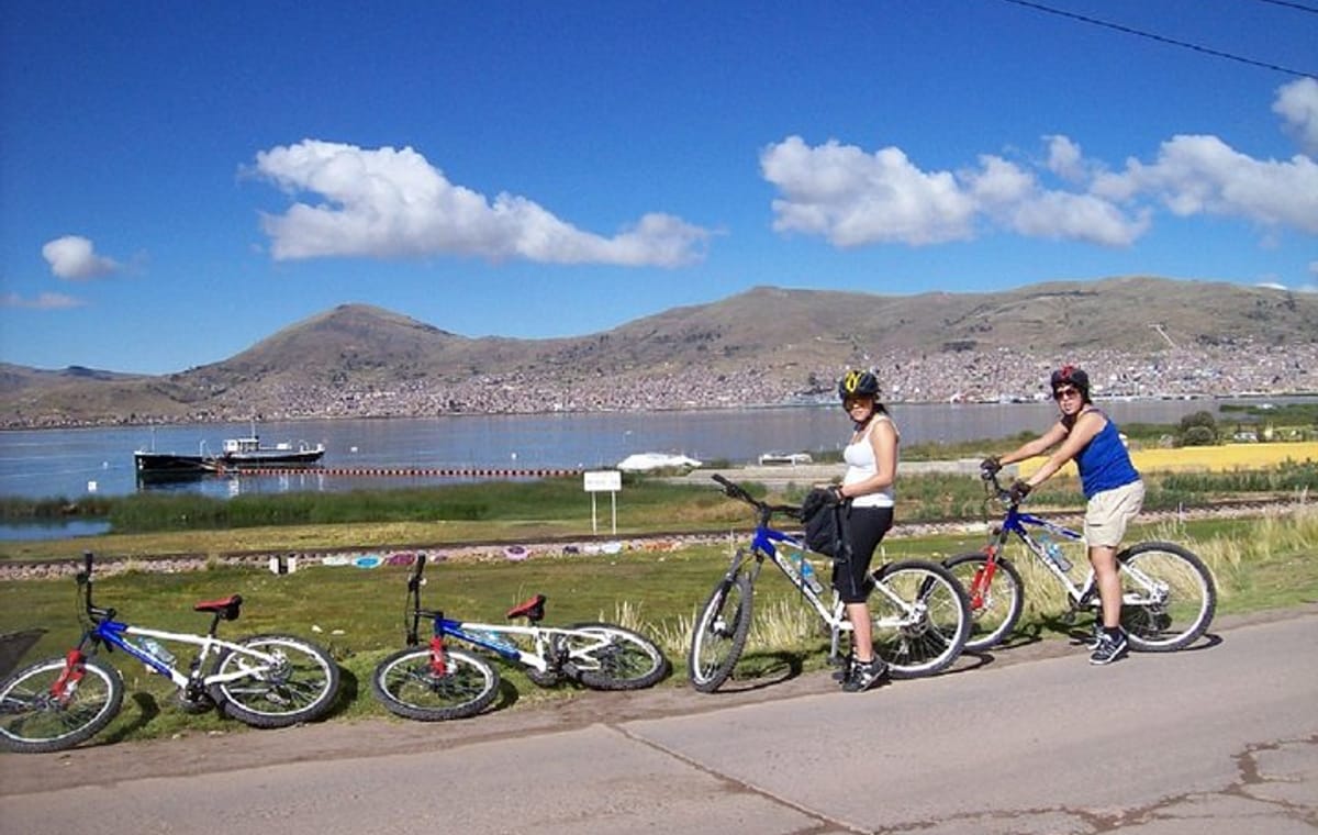 Mountain bike around Lake Titicaca