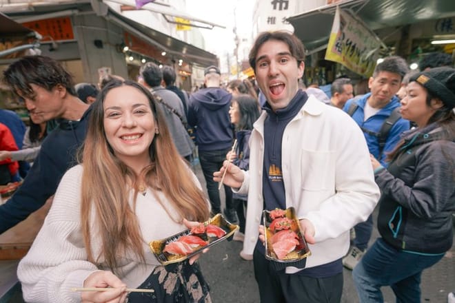 Tsukiji Fish Market: Behind the Scenes & 10 Seafood Tastings 10