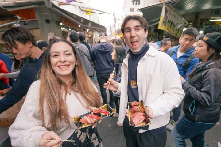 Tsukiji Fish Market: Behind the Scenes & 10 Seafood Tastings 10