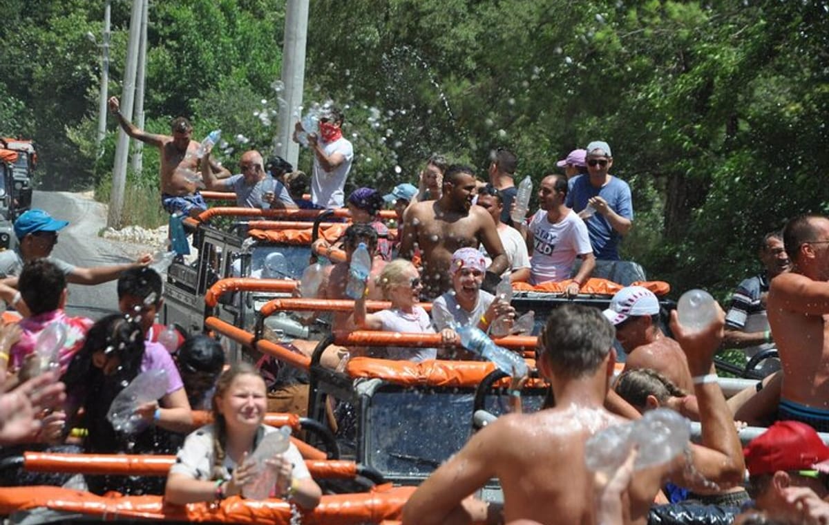 Alanya Night Safari with Boat Trip and Dinner at Dimçay River