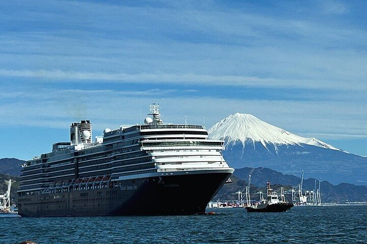 The Best Mt.Fuji area Tour from Shimizu Port / Van Taxi