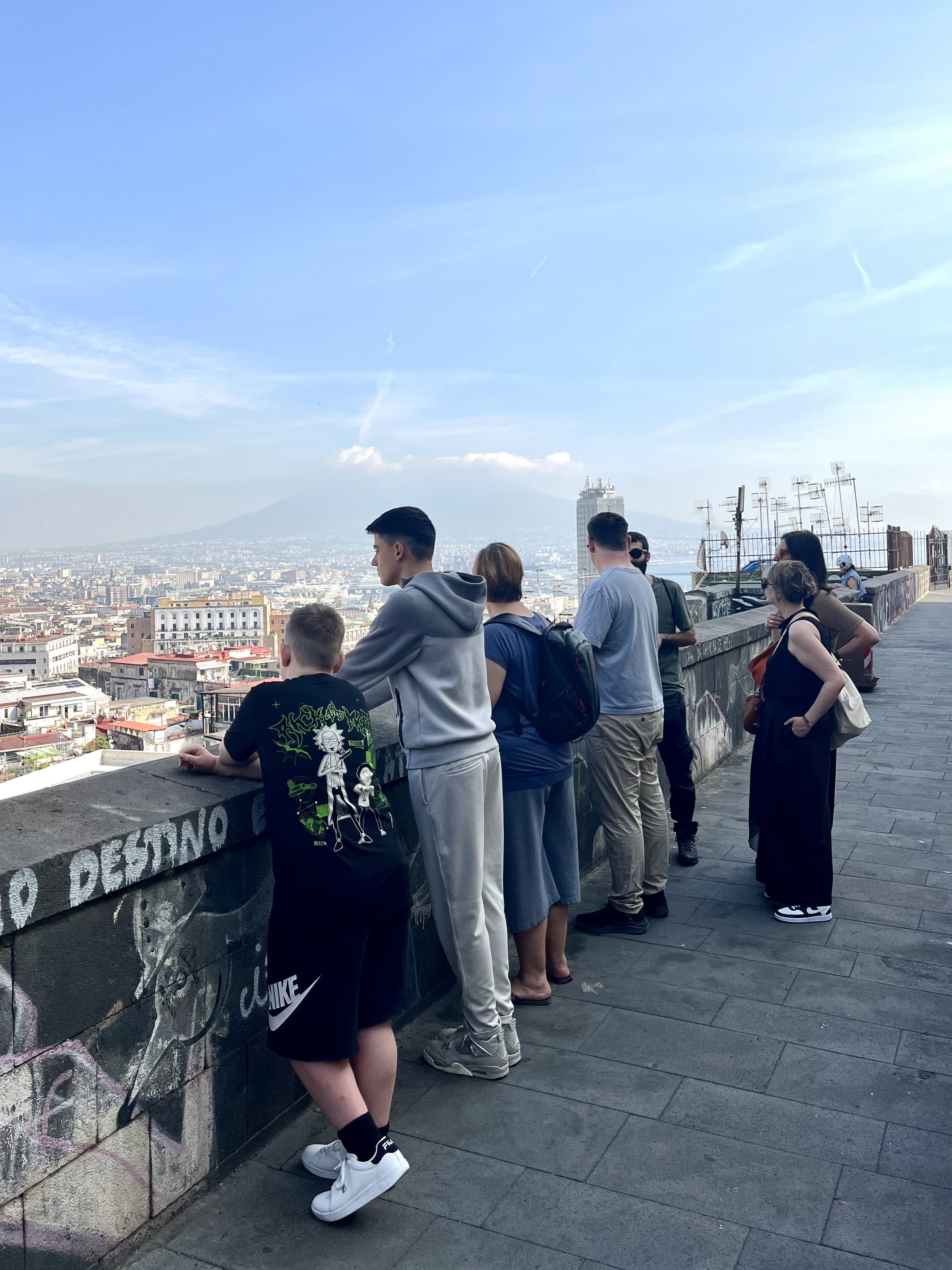 Panoramic and Historical Walking Tour of Naples Between Secret Streets, Rich and Poor Neighborhoods