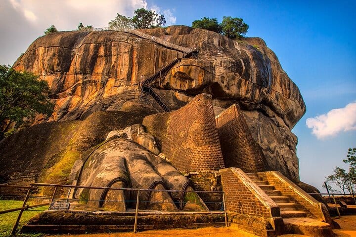 Sigiriya & Minneriya Safari Tour from Kandy 4