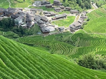 8-Day Guilin Yangshuo Guizhou and Zhaoxing Relaxation Tour
