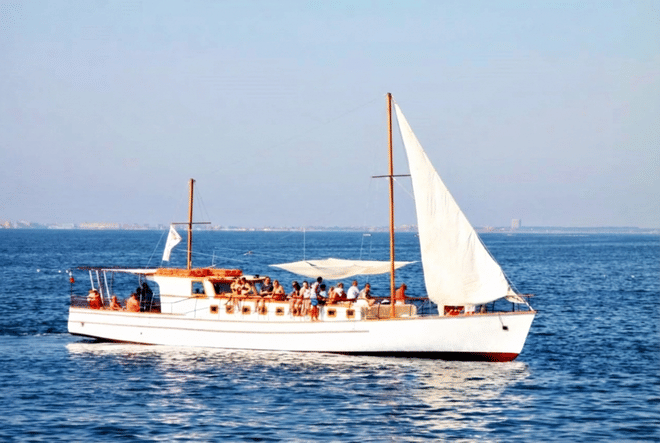 4-hour Boat Trip with Fishing, Lunch and Unlimited Drinks in Nessebar 3