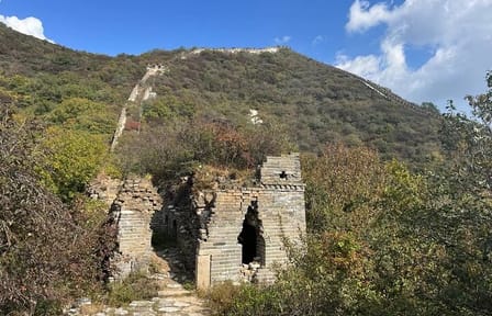 Private Great Wall Hiking tour from Jiankou to Mutianyu section.