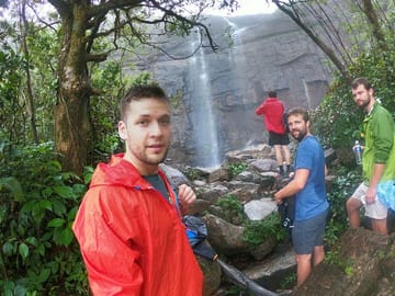 Knuckles Day hiking tour