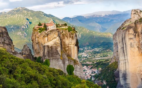 10-Day Cultural Tour of Athens and Delphi in Greece