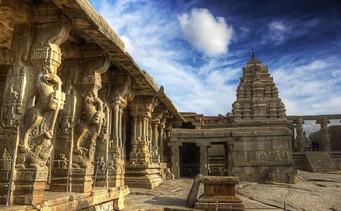 Lepakshi Temple Cultural Tour from Bangalore by Minivan