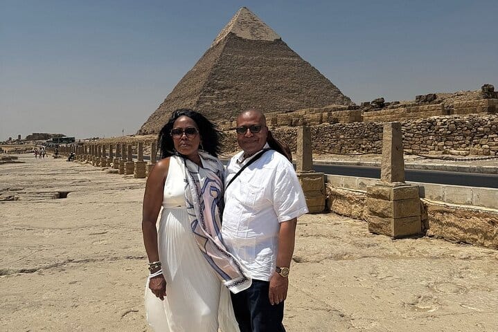 Cairo & Giza VIP Tour: Pyramids, Sphinx, Camel Ride & Felucca
