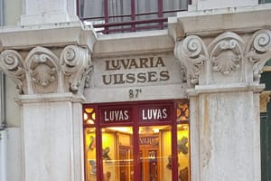 Shopping Tour in Lisbon Local Stores