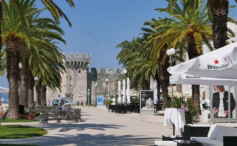 Trogir Old Town and Klis Fortress Guided Tour