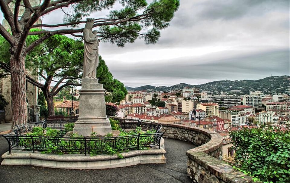 Private Historic Walking Tour in Cannes, France