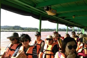 Chiang Mai-Chiang Rai: White and Blue Temple-Black Museum-Golden Triangle-Boat Trip