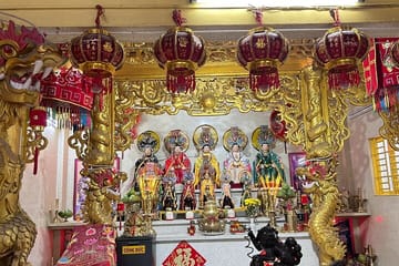 Private Saigon Backstreets Walking Tour Half Day