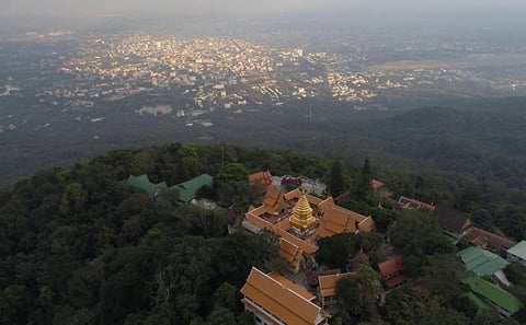 Chiang Mai Lifestyle Tour: Boat Cruise, Market, and Temple