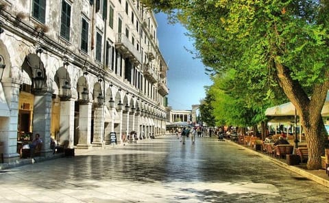 Private Tour of Corfu Town and Melitsa Beaches