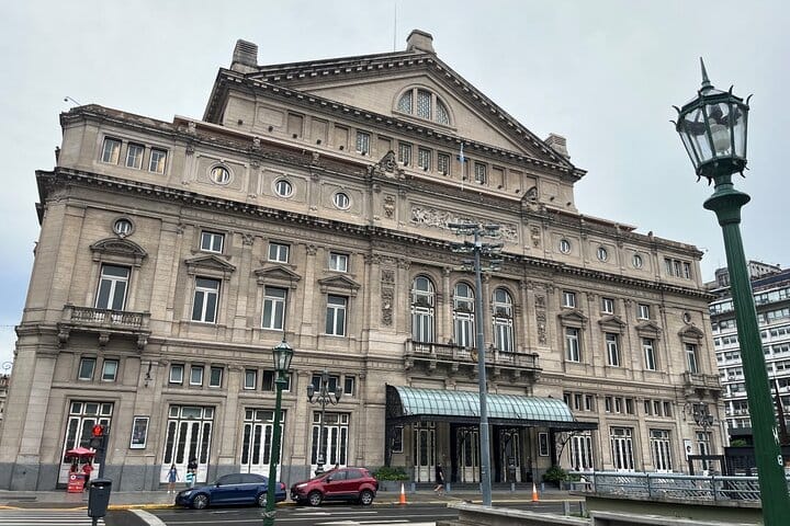 Buenos Aires City Tour with Lunch 10