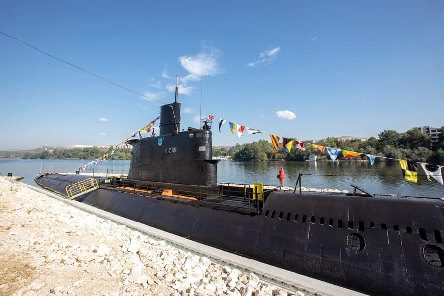 Private Tour in Museum of Glass and Museum Submarine Glory near Varna 2